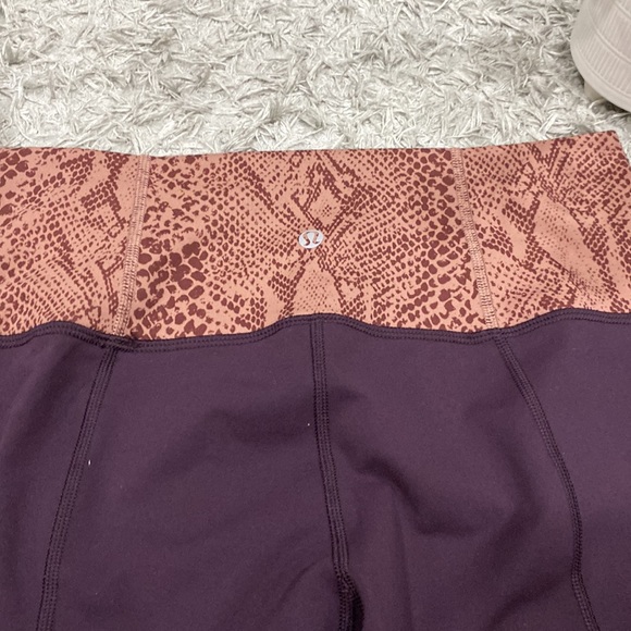 Lululemon Womens High rise Bootleg Yoga pants Size 6 - Picture 9 of 9